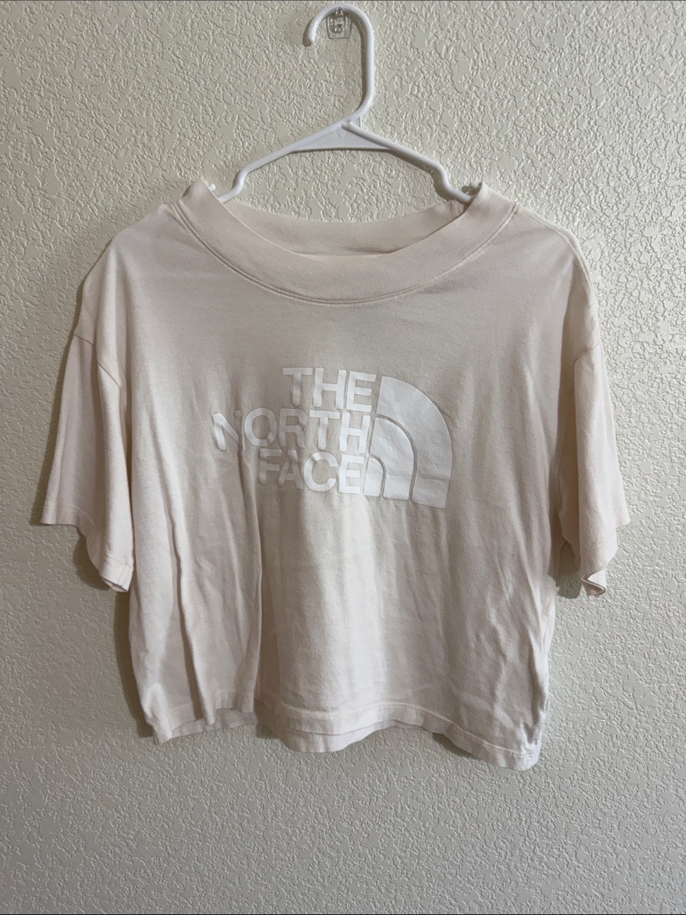 The North Face Women's Cream Logo Oversized Crop Tee